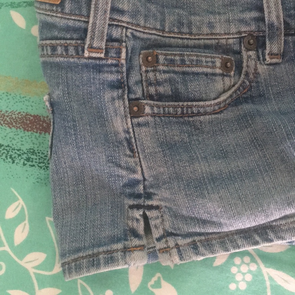 2 Abercrombie & Fitch Shorts - Picture 3 of 9